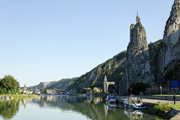 Bayardfelsen am Maas-Kanal in Dinant