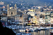 Der alte Hafen von Bastia