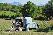 Picknick auf dem Land am Fuße des Puy de Dôme