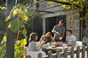 Familienfrühstück im Ferienhaus in Limousin