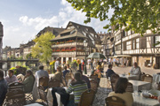 Café-Terrasse im Stadtteil 'La Petite France' in Straßburg
